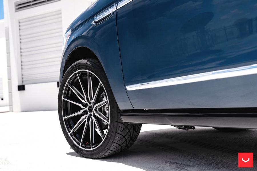Детали экстерьера Lincoln Navigator on Vossen Wheels (HF6-1) 2019 года  (фото 3 из 12)